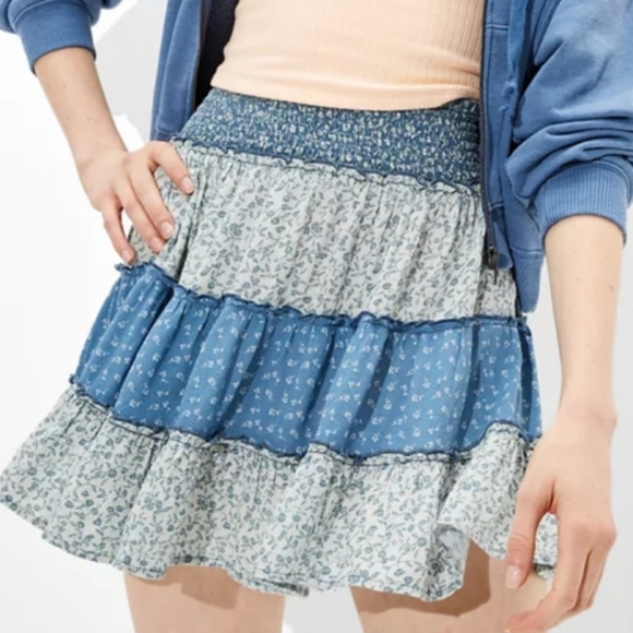 American Eagle Ruffle Skirt